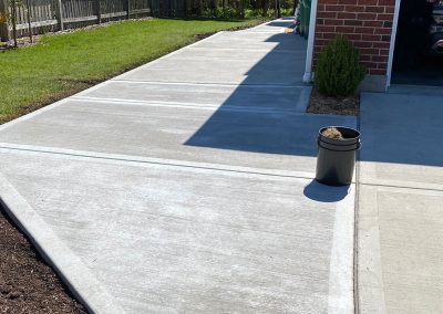 Cali broom finished concrete walkway