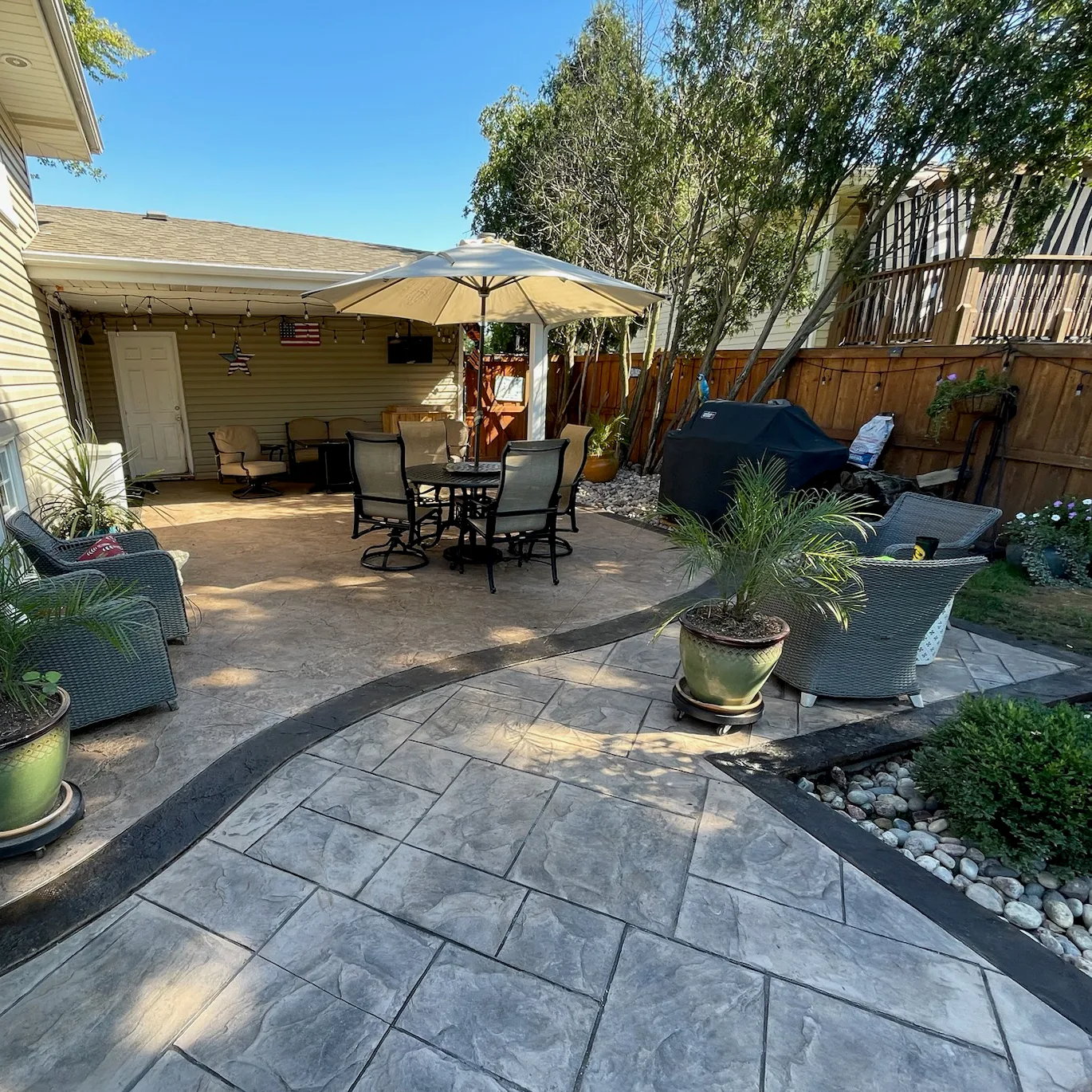 bartlett illinois outdoor living space with nice patio